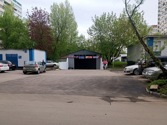 Установочный центр на Саянской (въезд с улицы)